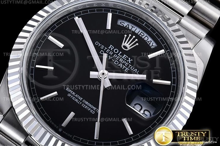 0726 Versatile RDD0220H – DayDate 36mm 701